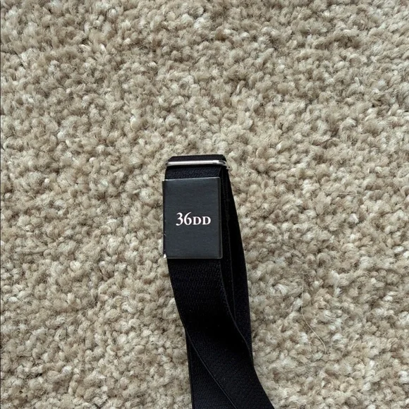 Victoria's Secret Ivory Lace Push-Up Bra & Thong with Black Trim - Picture 6 of 9